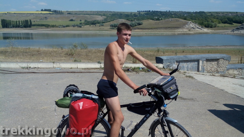 Domowe wino i zawalony most - Wyprawa rowerowa Mołdawia 2015, dz. 3 karniak trekkingowo