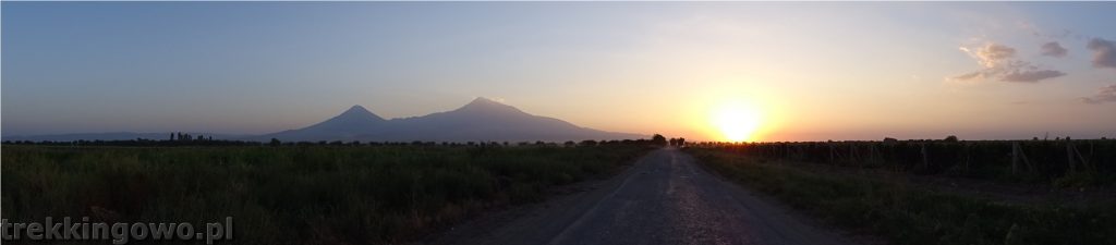 Ararat - u podnóża świętej góry Ormian ararat 5 trekkingowo