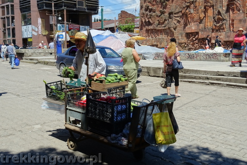 Jedzenie oraz ceny w Gruzji i Armenii kutaisi handlarz trekkingowo