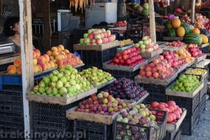 jedzenie ceny w gruzji i armenii owoce